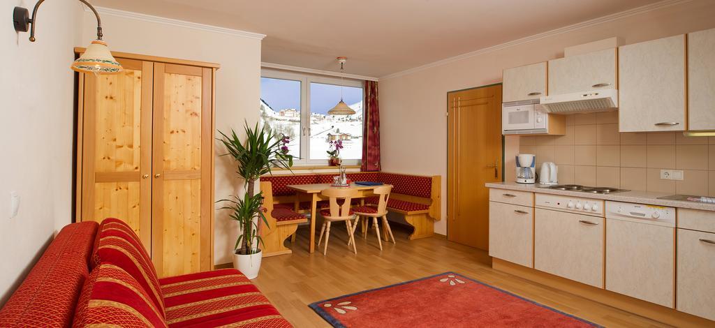 Hotel & Appartement Auerhahn Obertauern Exterior photo